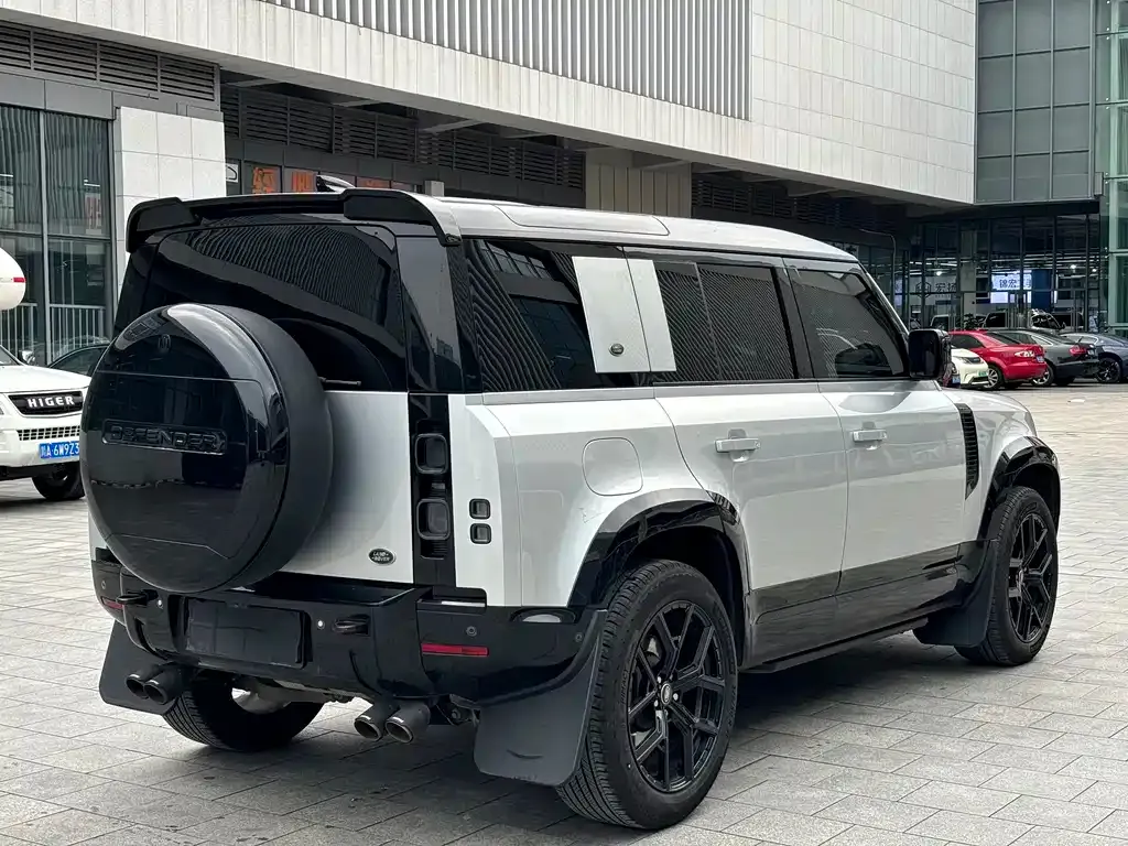 Land Rover Defender — фото 7
