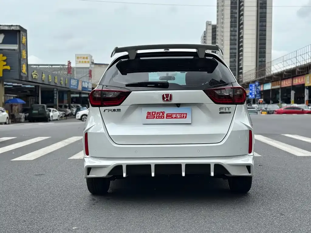 Honda Fit — фото 8