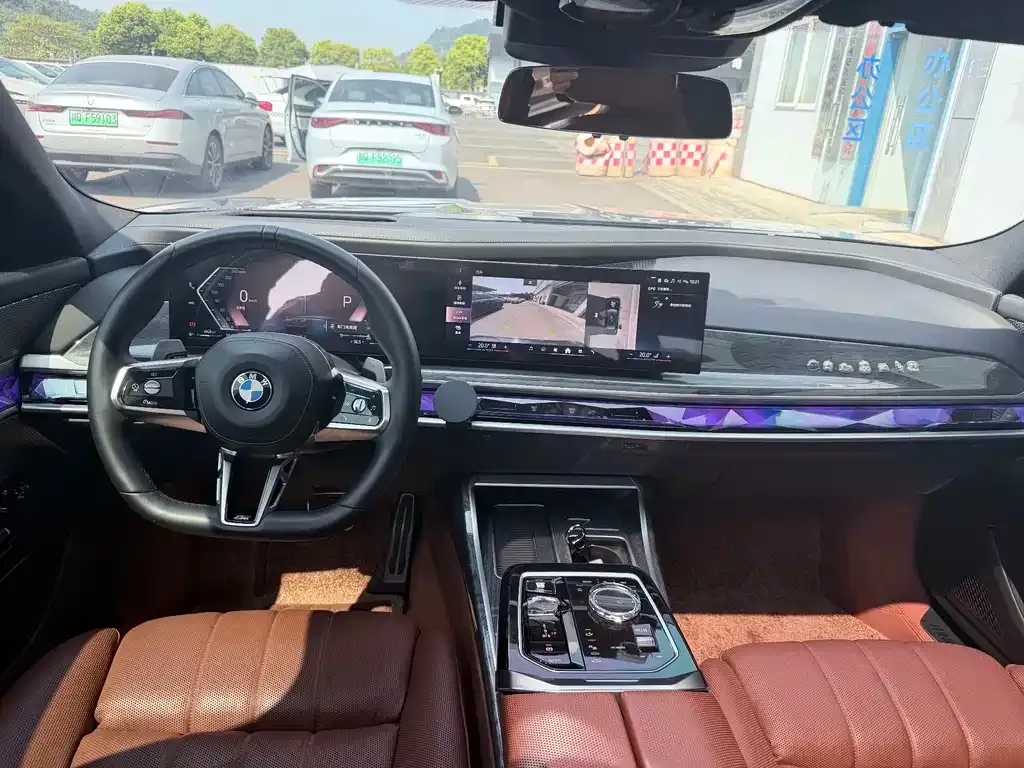 BMW 7 Series — фото 4