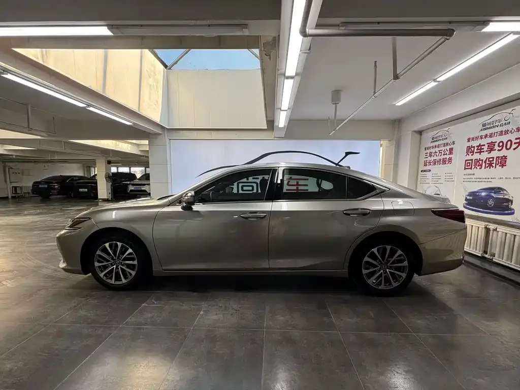 Lexus ES — фото 4