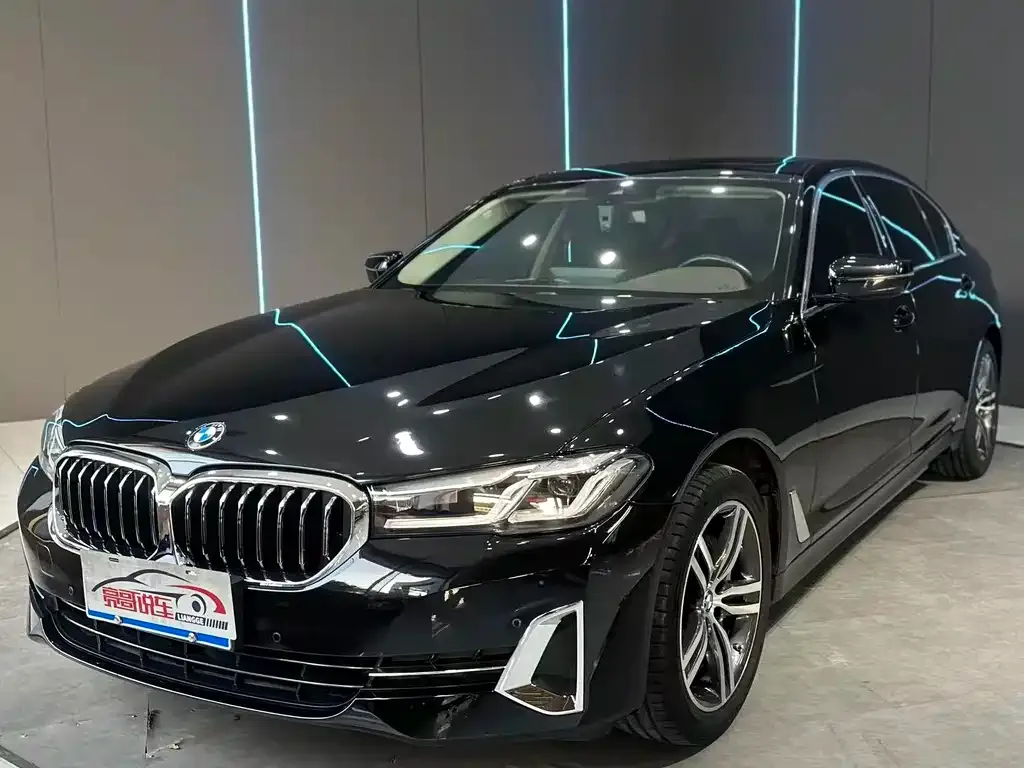 BMW 5 Series — фото 1