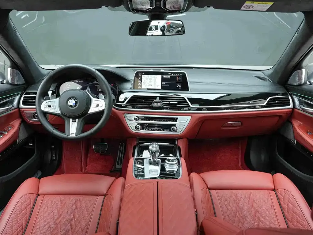 BMW 7 Series — фото 10
