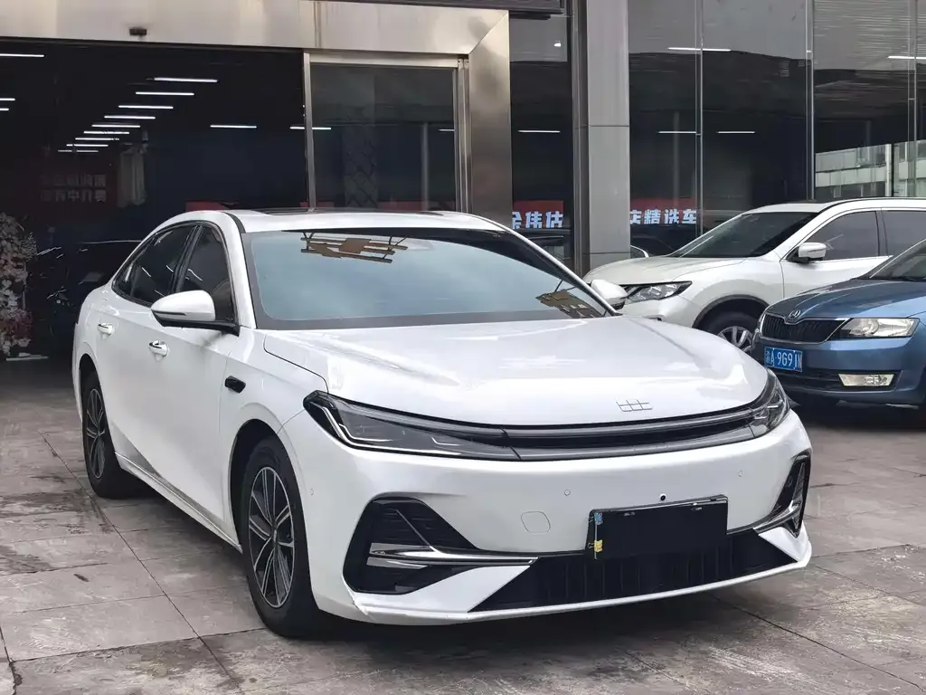 Geely Galaxy A7 EM — фото 1