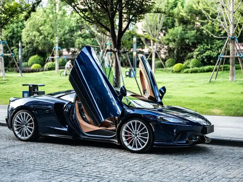 McLaren GT — фото 8