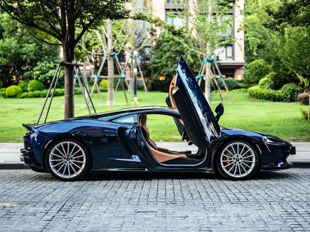 McLaren GT — фото 10