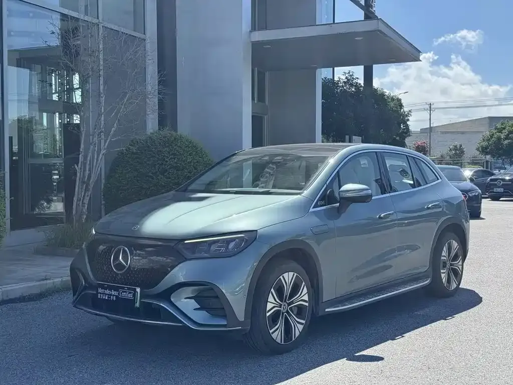Mercedes-Benz EQE SUV — фото 1