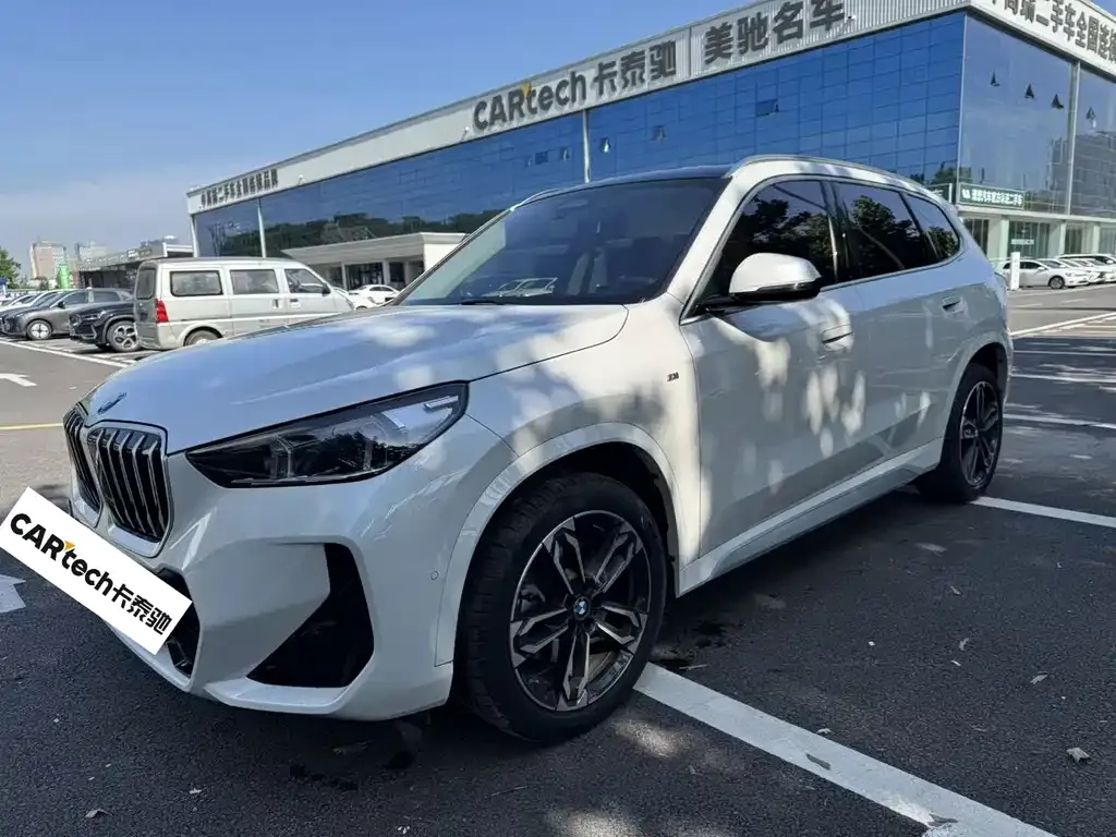 BMW X1 — фото 1