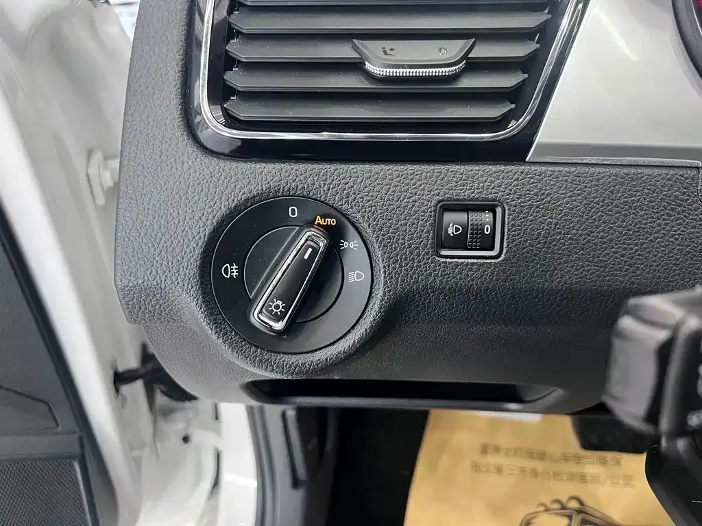 Skoda Rapid — фото 6