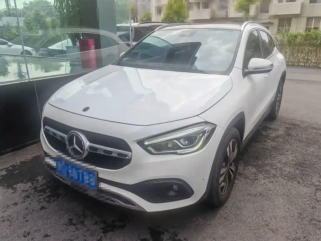 Mercedes-Benz GLA — фото 1