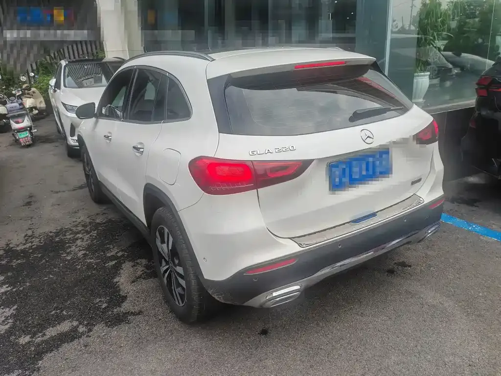 Mercedes-Benz GLA — фото 8
