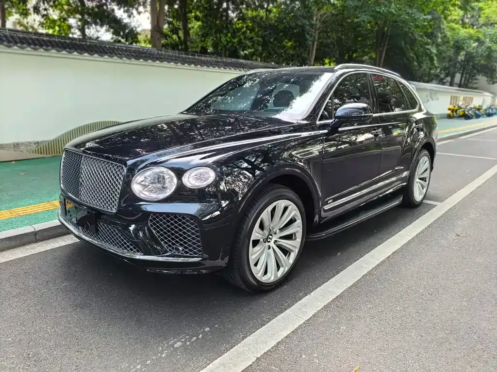 Bentley Bentayga — фото 1