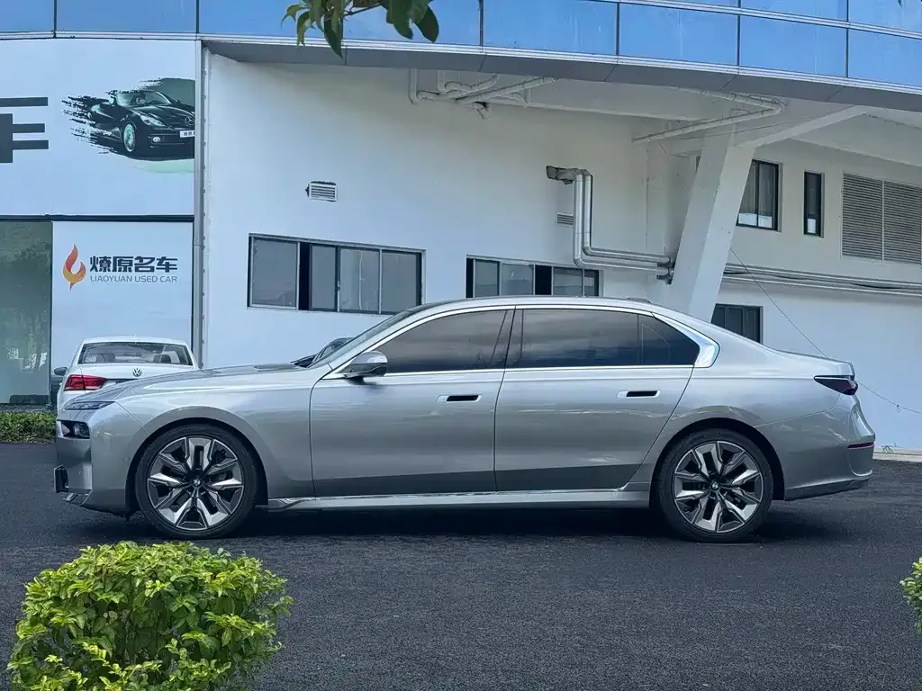 BMW 7 Series — фото 4
