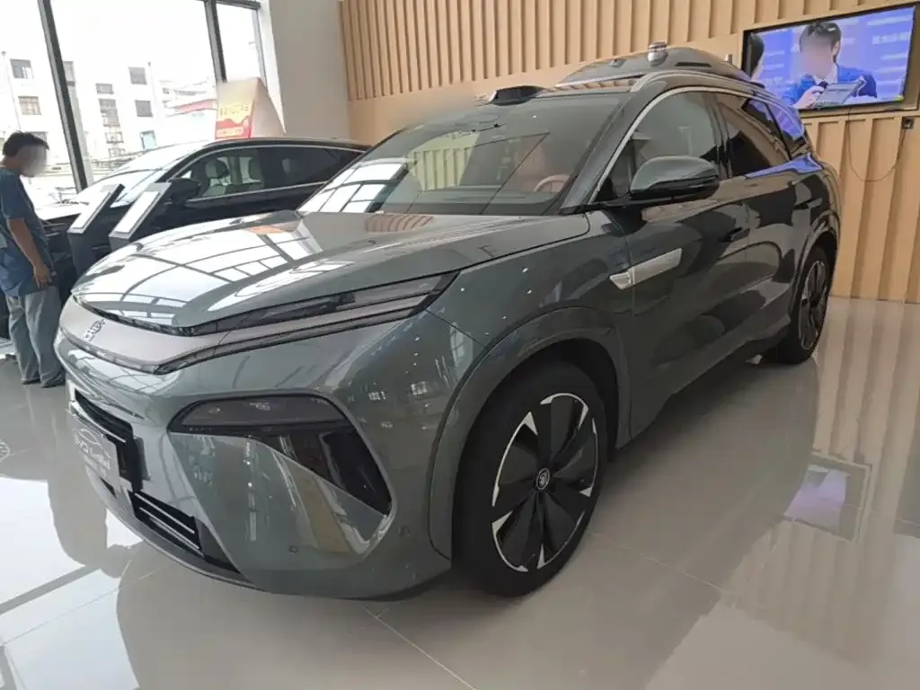 BYD Tang L — фото 1