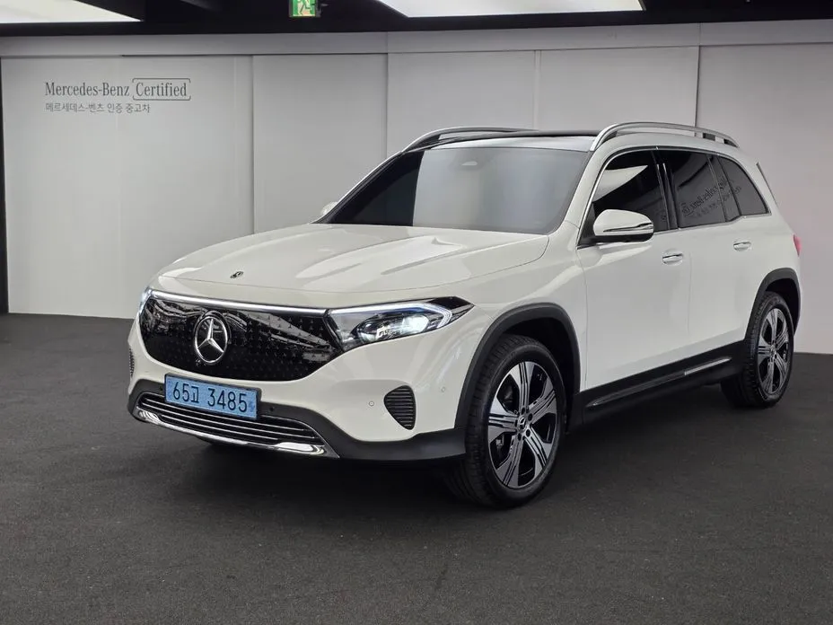 Mercedes-Benz EQB — фото 1