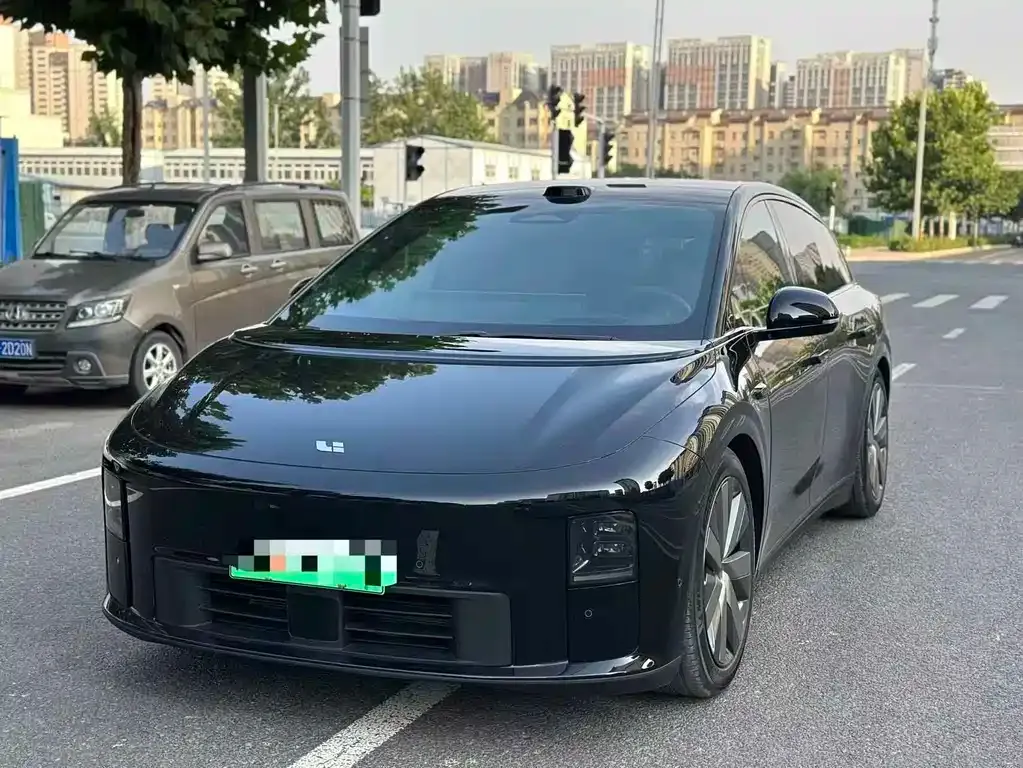 Li Auto i6 — фото 1