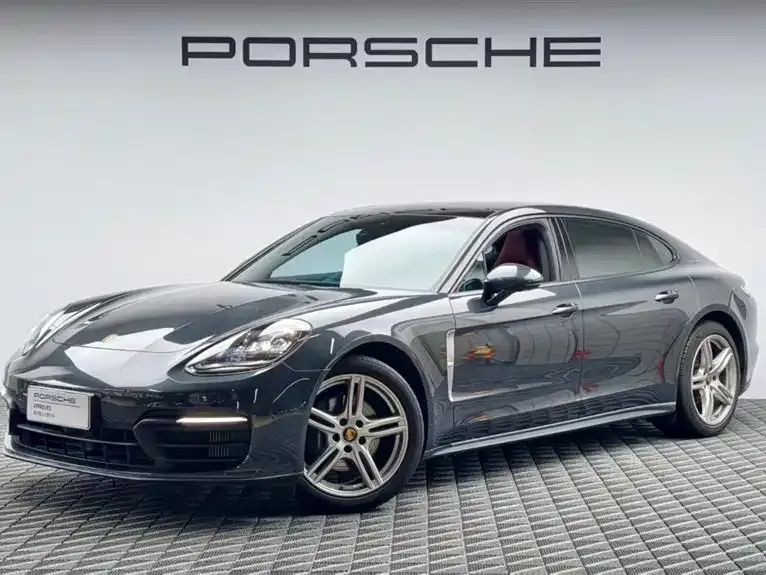 Porsche Panamera — фото 1
