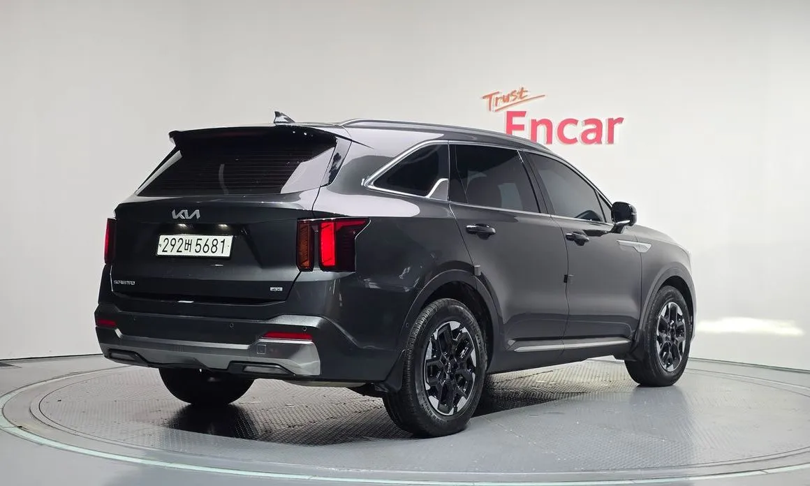 Kia Sorento — фото 4