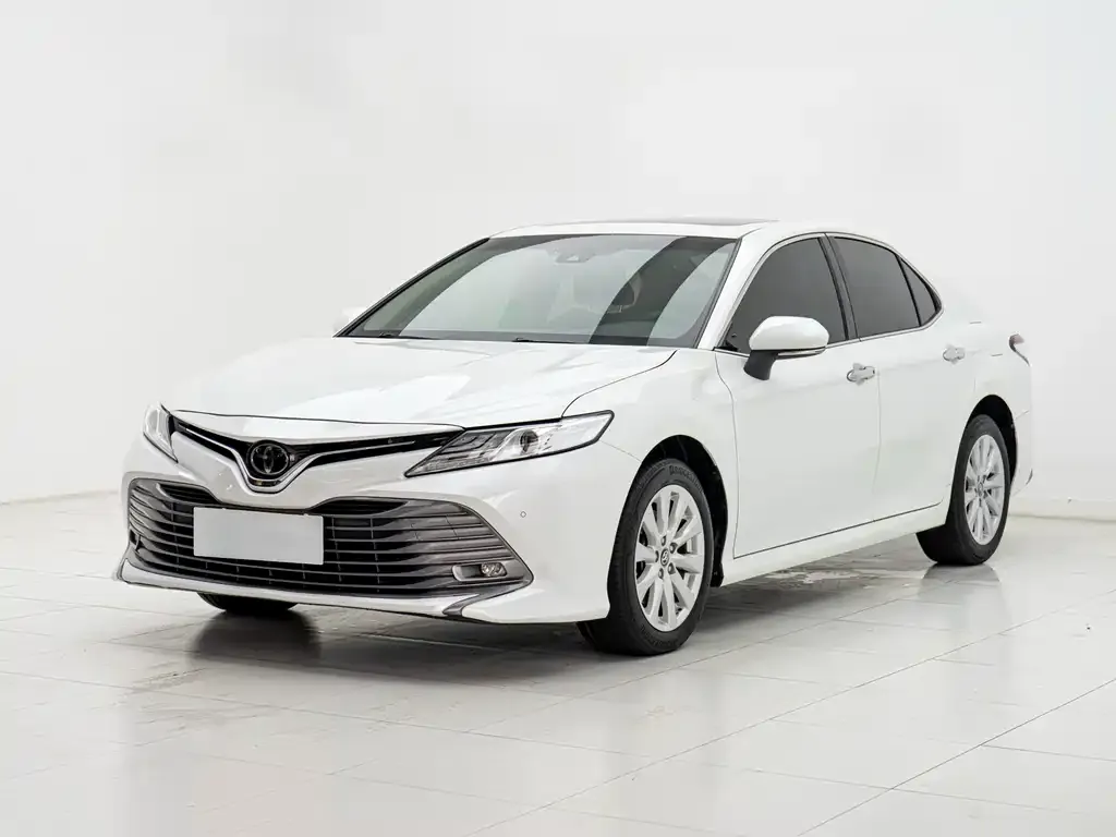 Toyota Camry — фото 4