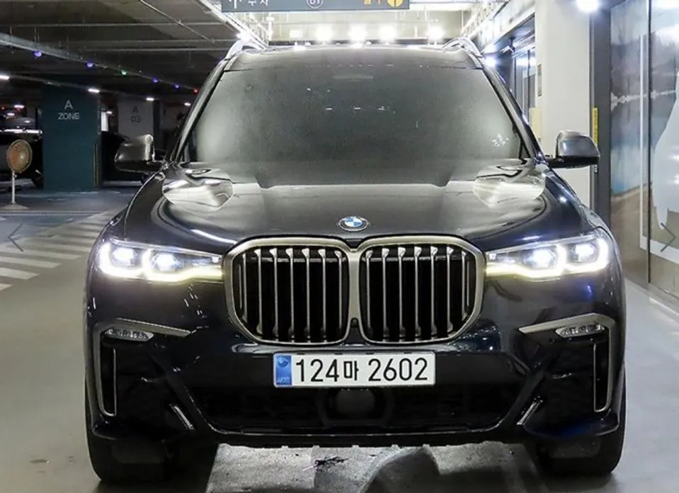 BMW X7 — фото 2