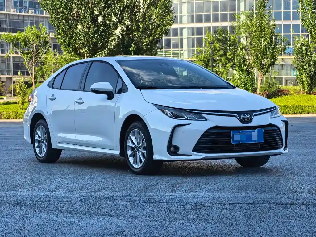 Toyota Corolla — фото 10