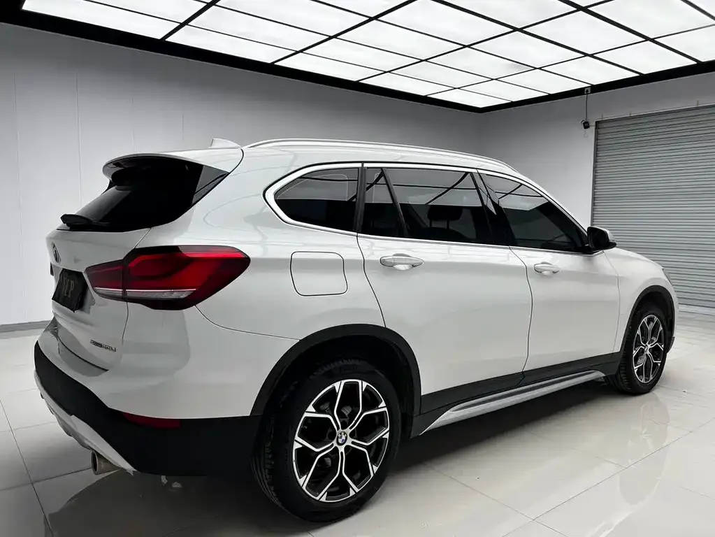BMW X1 — фото 9