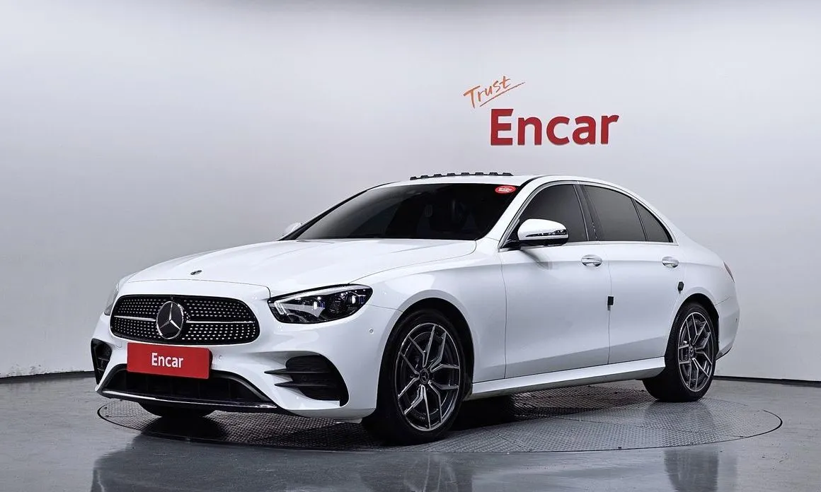 Mercedes-Benz E-Class — фото 1