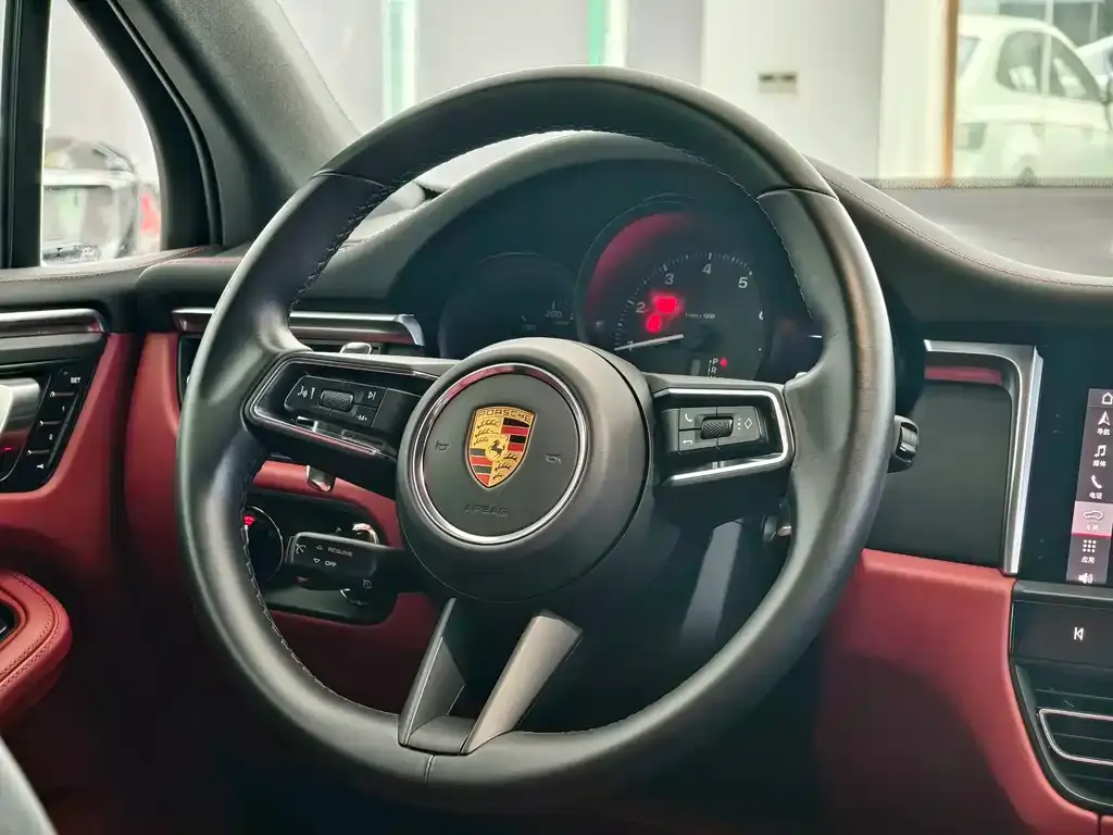 Porsche Macan — фото 7