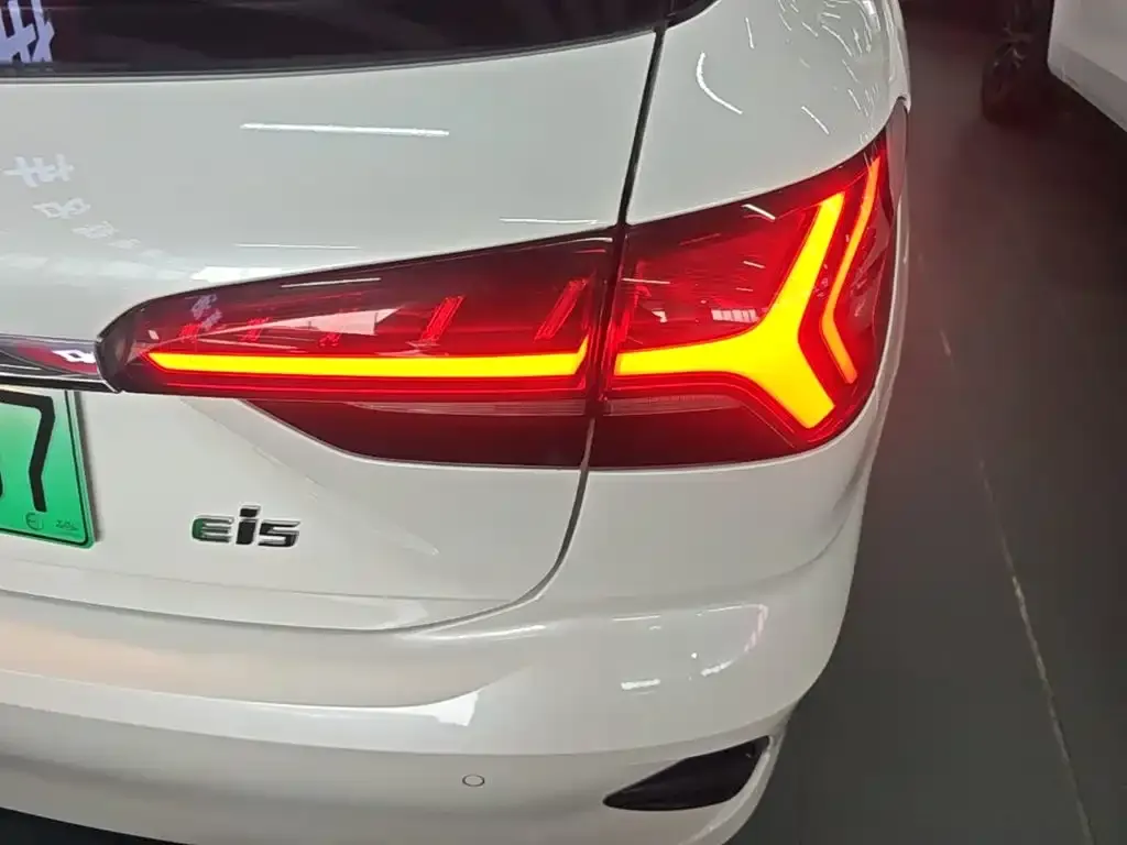 Roewe Ei5 — фото 5