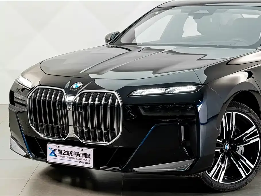 BMW 7 Series — фото 6