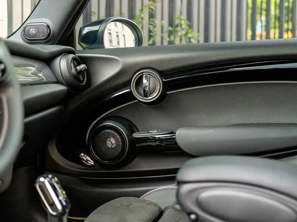 MINI JCW (John Cooper Works) — фото 8
