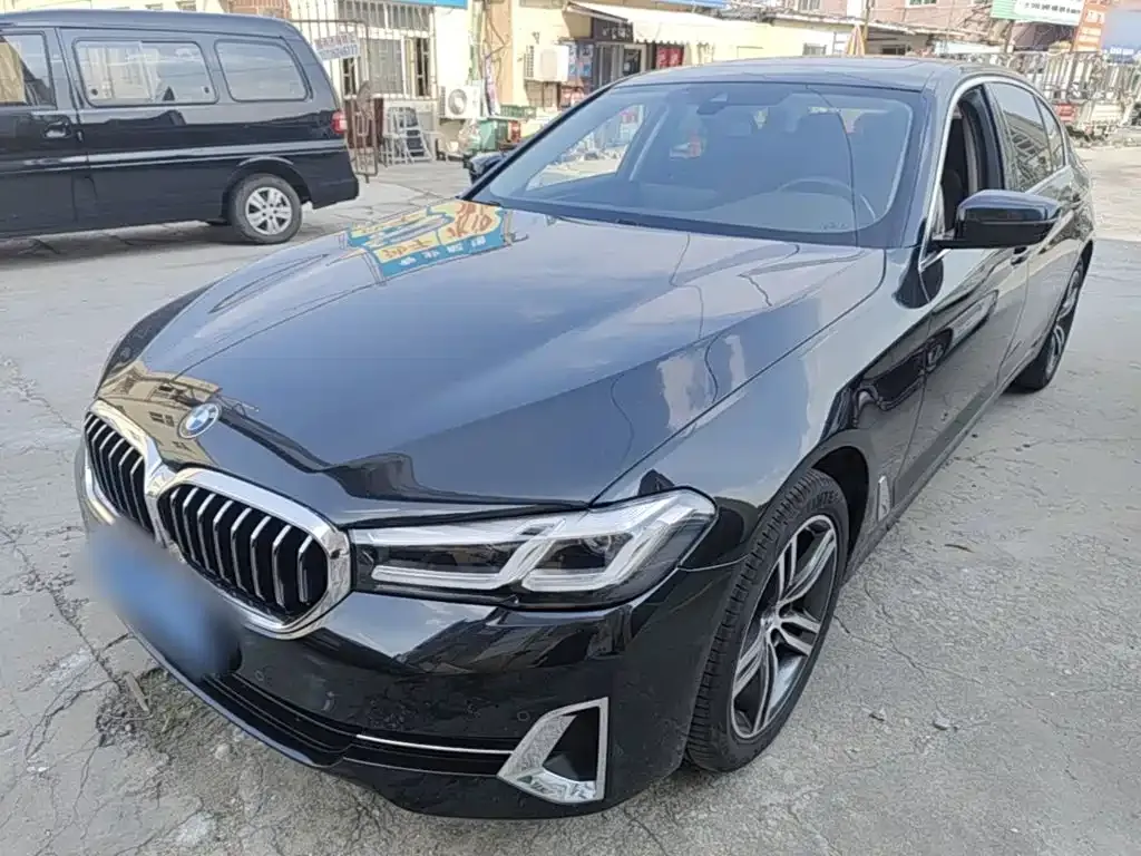 BMW 5 Series — фото 1