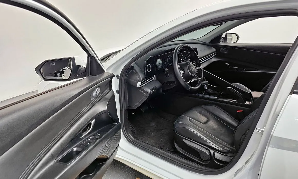 Hyundai AVANTE — фото 2