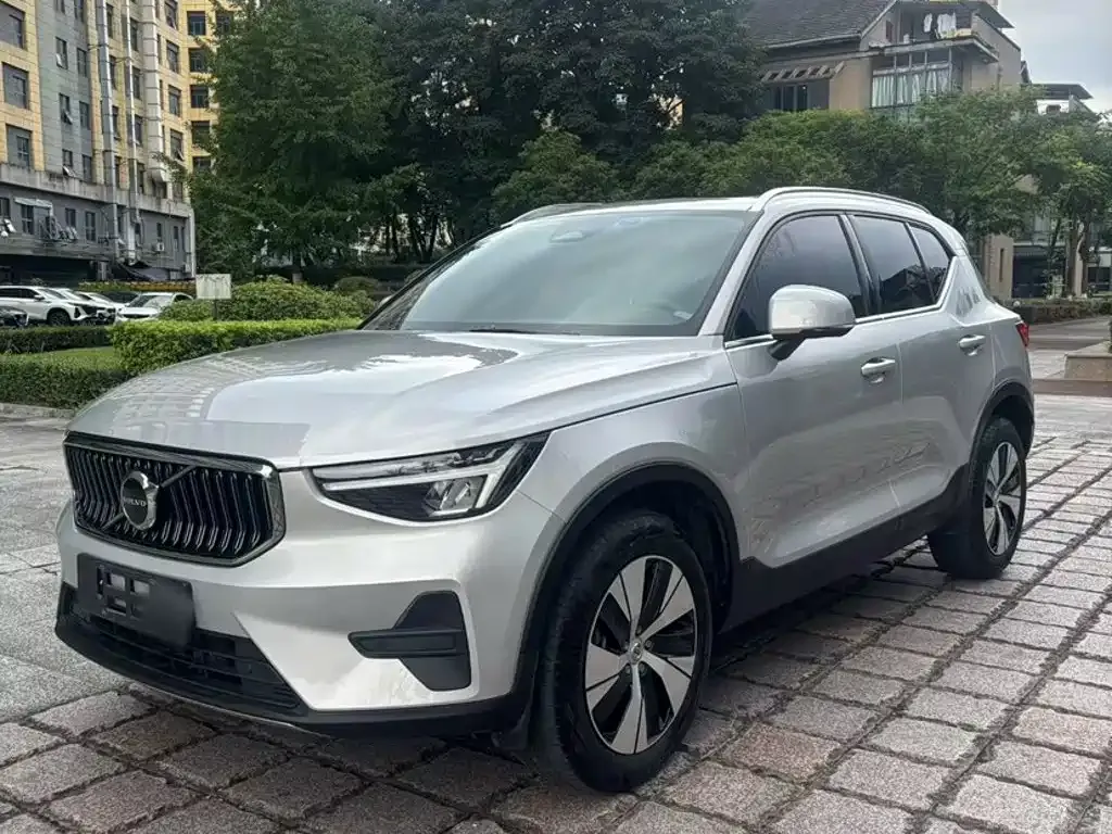 Volvo XC40 — фото 3