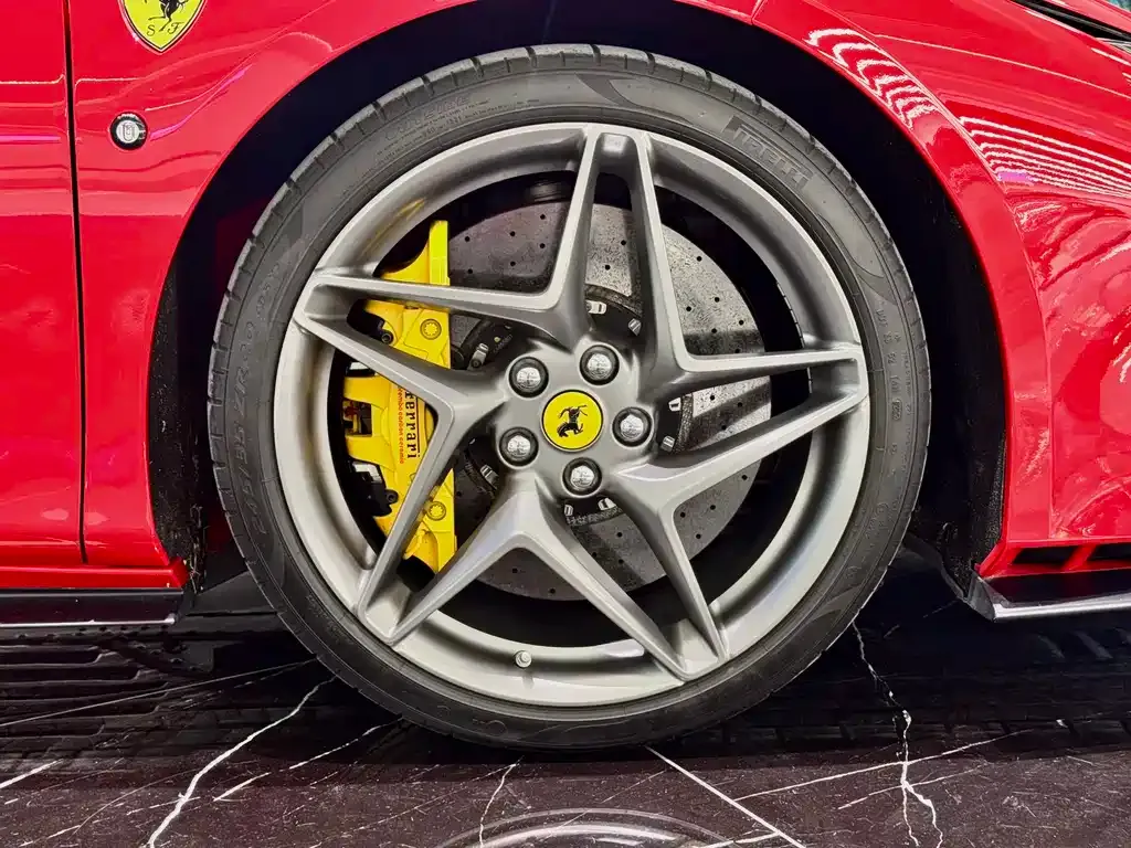 Ferrari F8 — фото 6