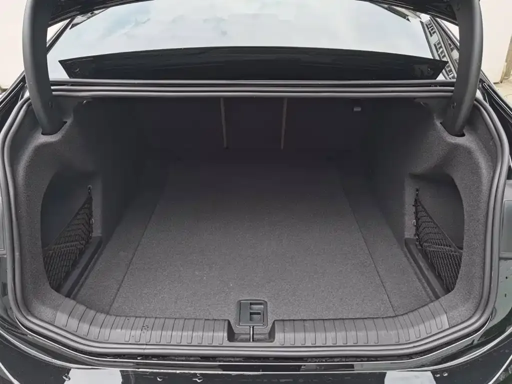 Audi A6L e-tron — фото 3