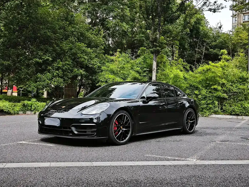 Porsche Panamera — фото 1
