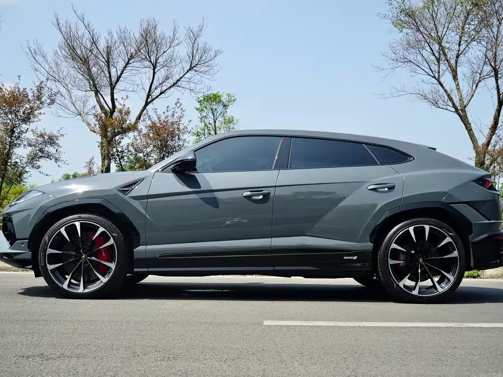 Lamborghini Urus — фото 8