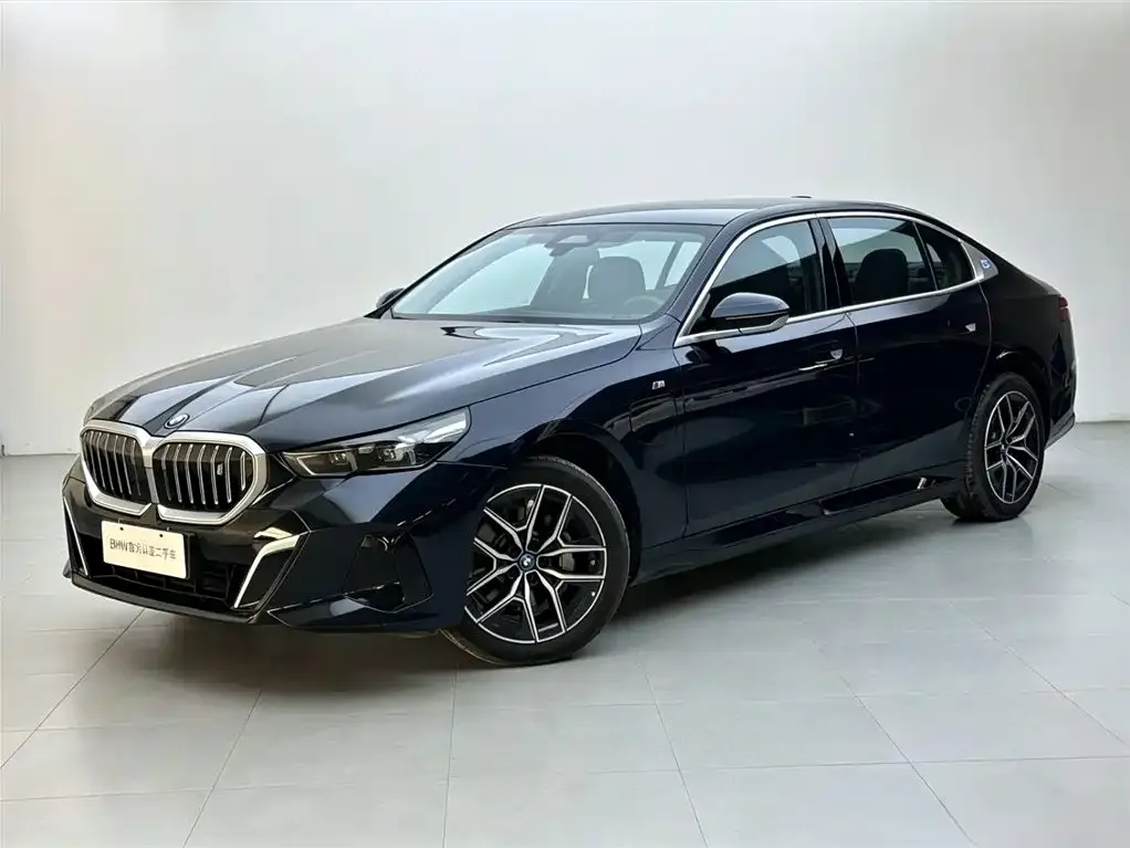 BMW i5 — фото 1