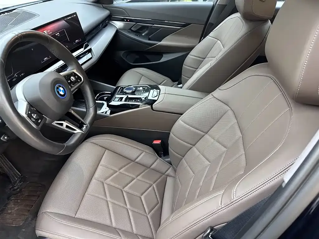 BMW i5 — фото 4
