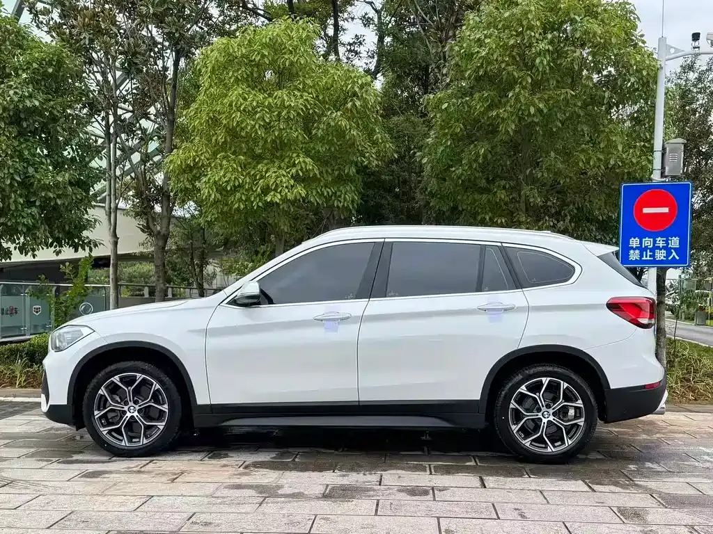 BMW X1 — фото 5