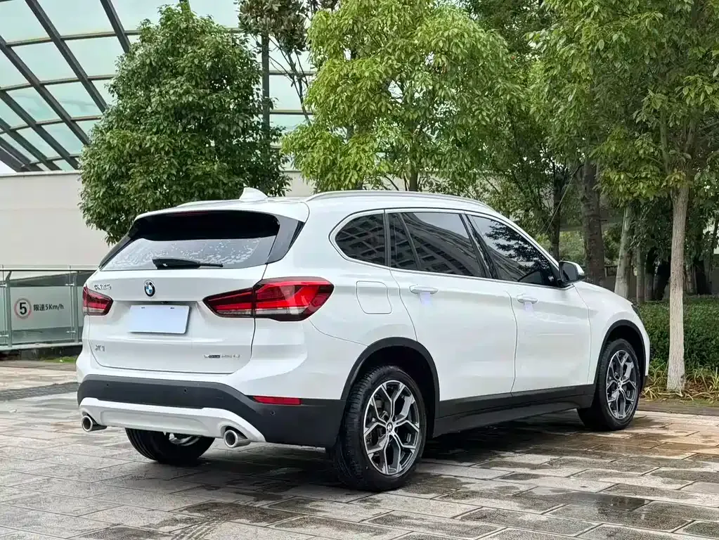 BMW X1 — фото 10