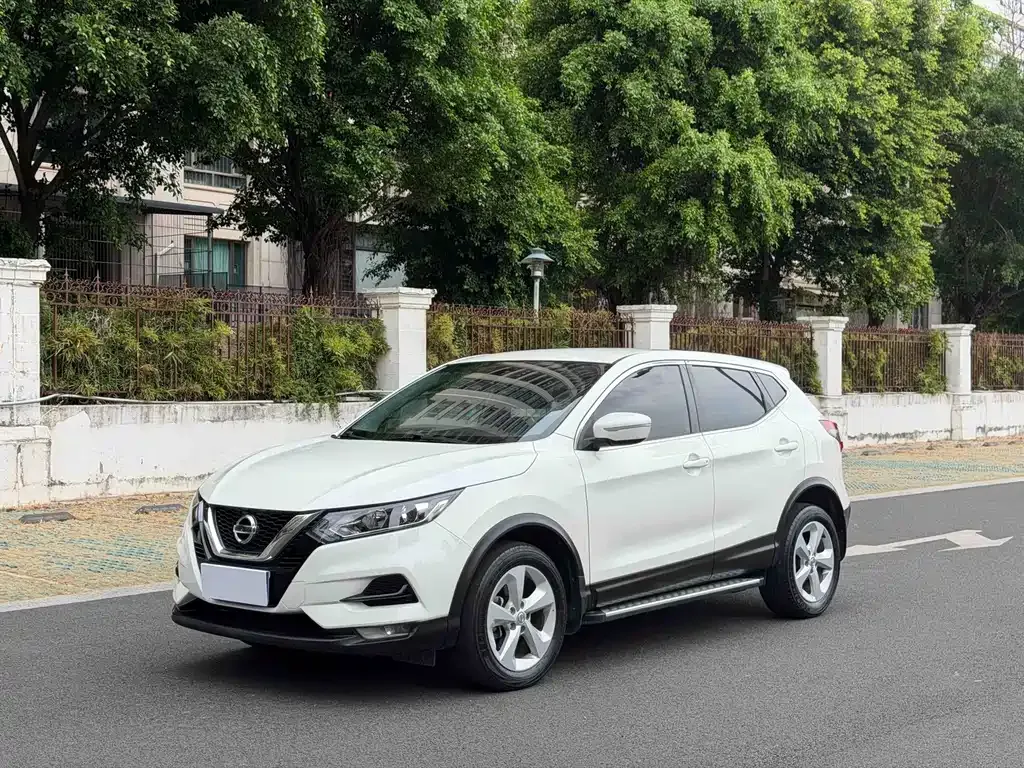 Nissan Qashqai — фото 1