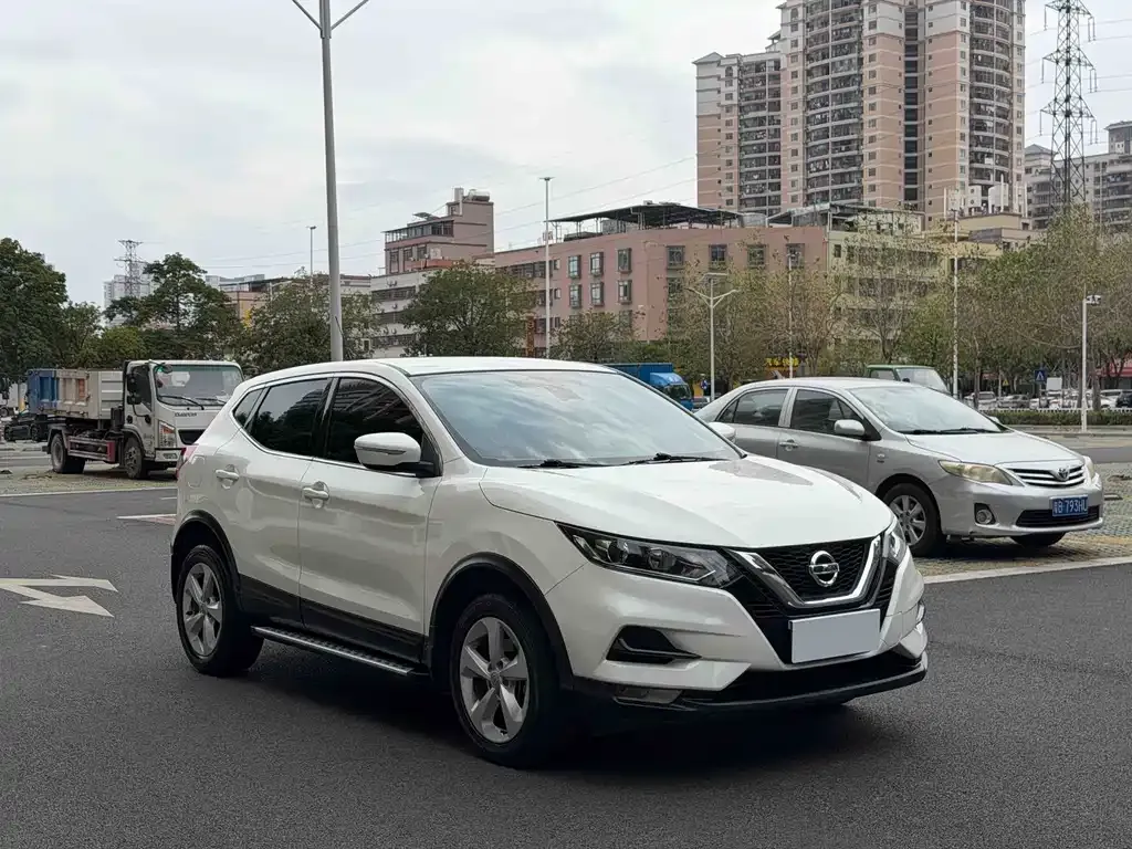 Nissan Qashqai — фото 4