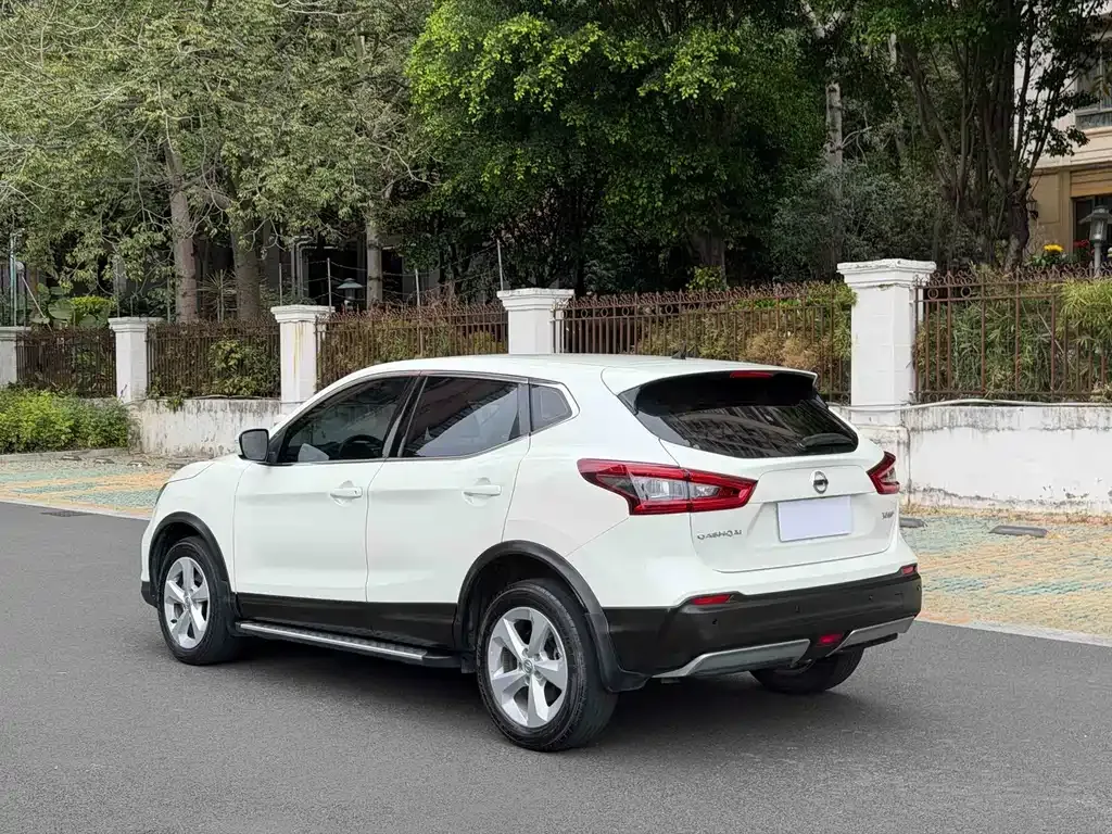 Nissan Qashqai — фото 8