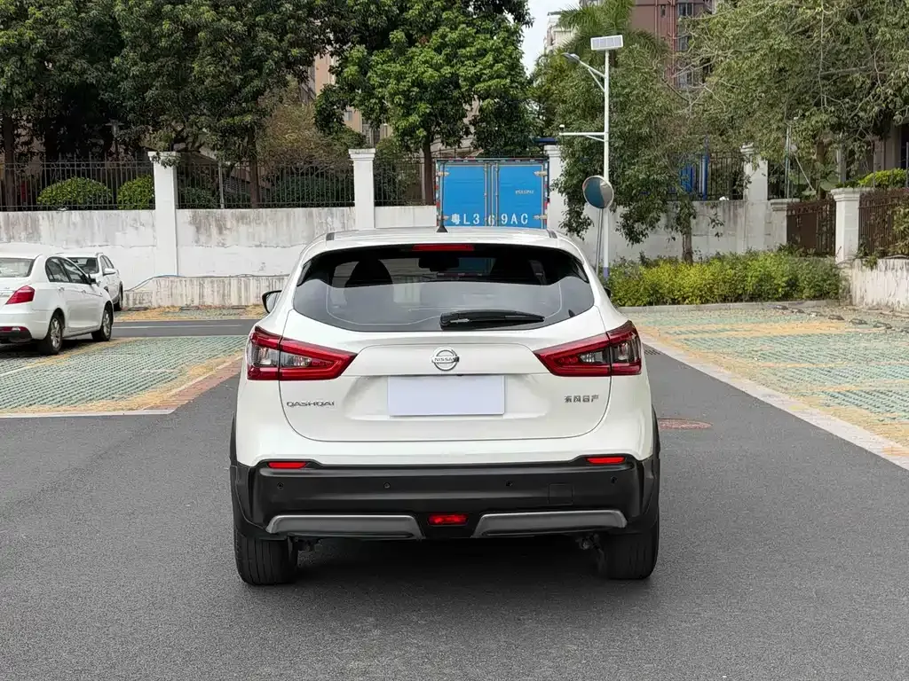 Nissan Qashqai — фото 7