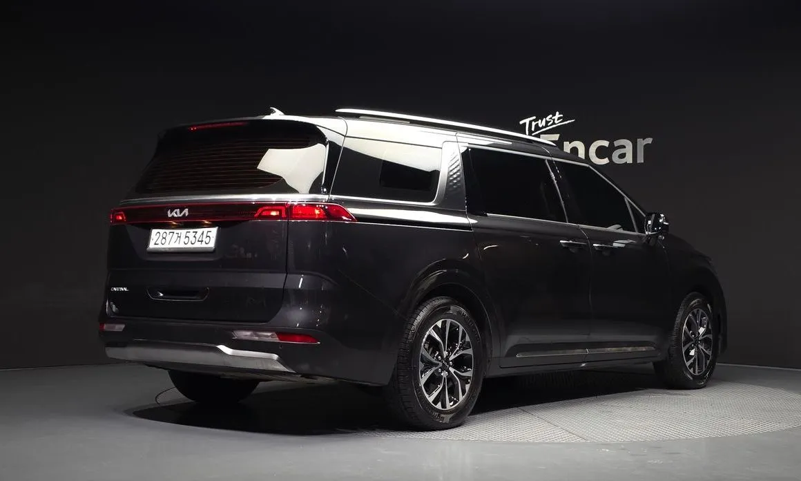 Kia Carnival — фото 4