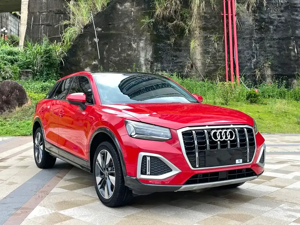 Audi Q2L — фото 8