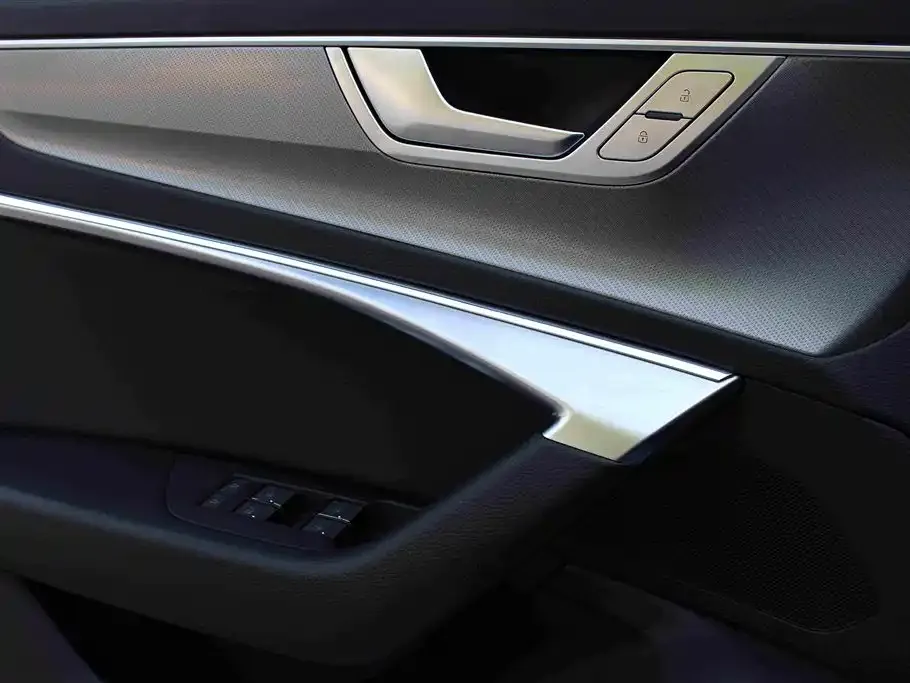 Audi A6L — фото 5