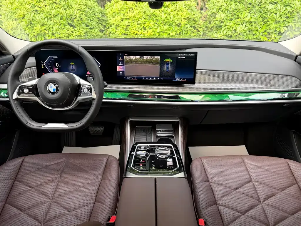 BMW 7 Series — фото 10
