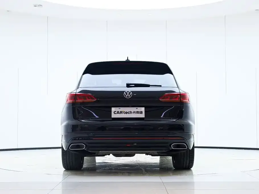 Volkswagen Touareg — фото 8